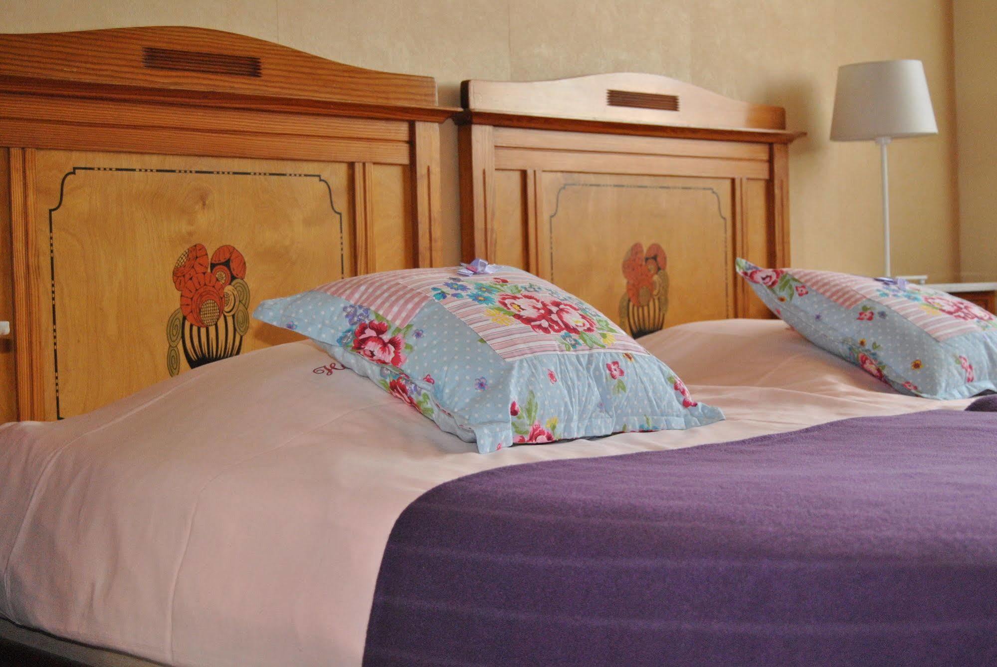 Hotel Georges เวนดาเนอ ภายนอก รูปภาพ
